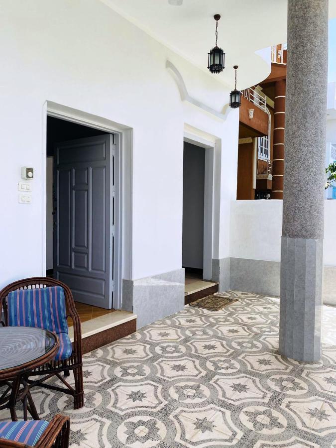 Temple House Apartment *